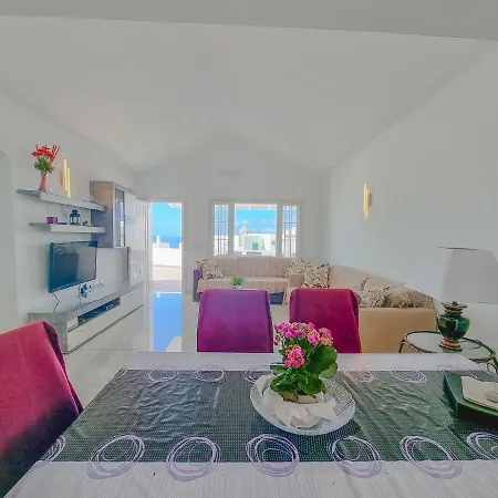 Bungalow Bellavista 13 - 3 Bed/2 Bath - 1 Toilet - Communal Pool - Wifi - Apartment Puerto del Carmen (Lanzarote)
